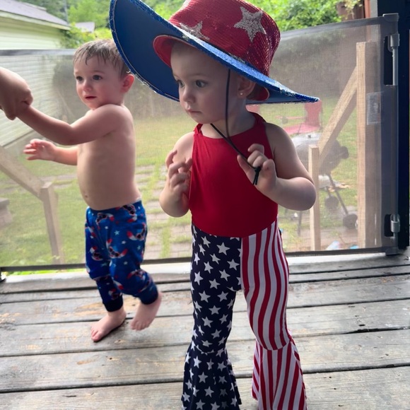 Meet your Posher, Tiffany - Picture 4 of 5